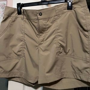 Columbia Omni-Shield khaki shorts-Size 14